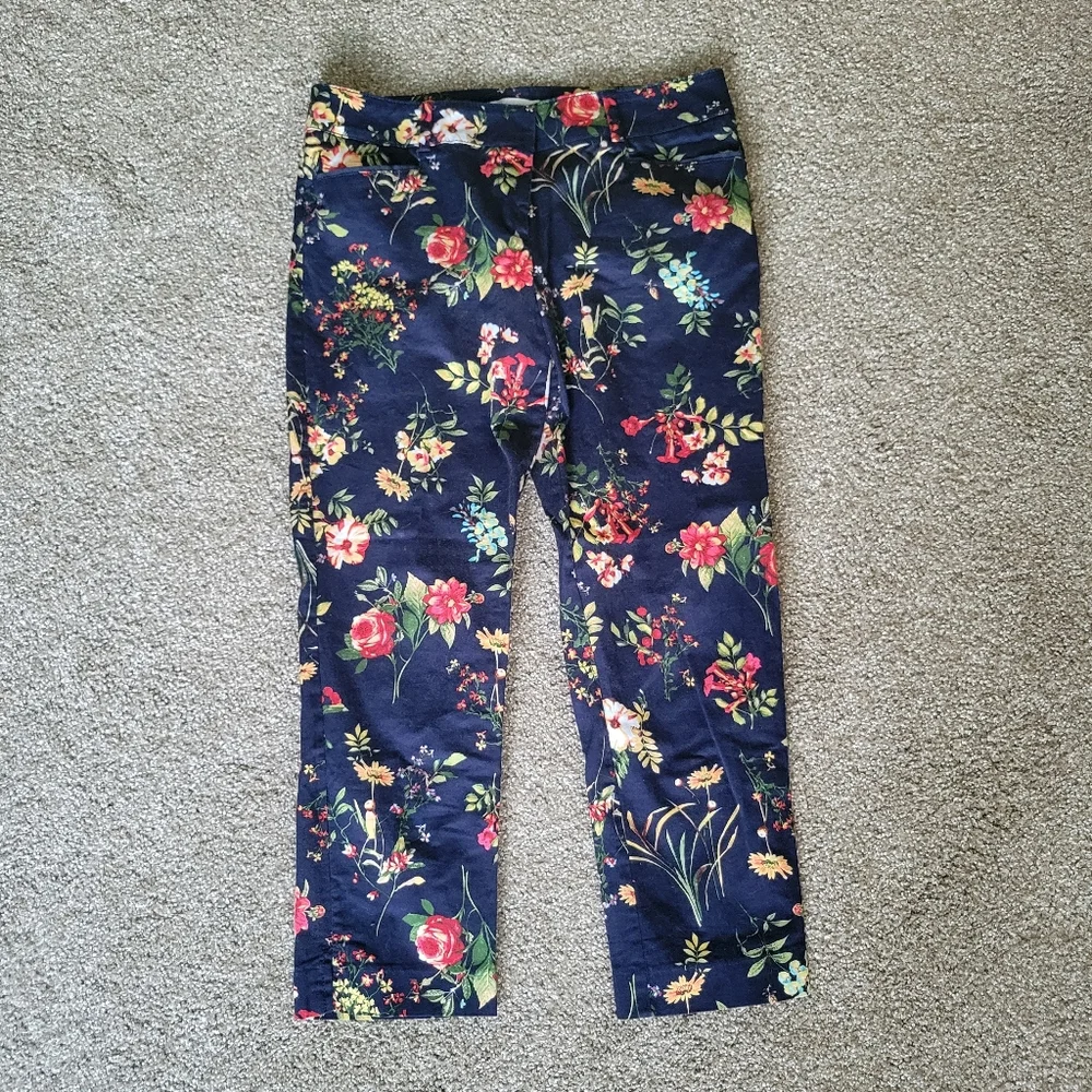New York & Company Navy Floral Capris - Picture 2 of 8